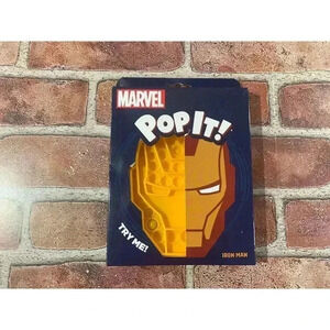 Buffalo Boardgame Pop It!  Iron Man  POP IT ! The never -ending bubble popping